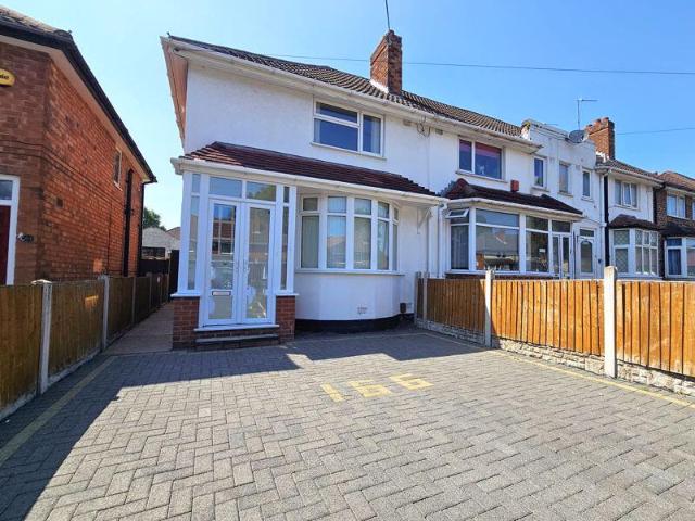 Terraced House for rent in Pheasey, Kingstanding