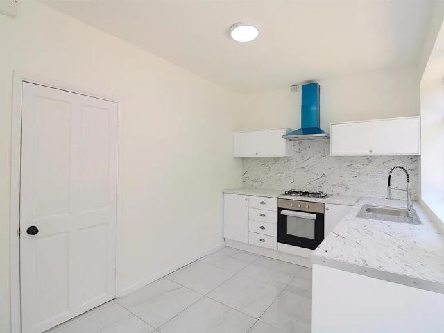 Apartment for rent in Mowmacre Hill, Old Wharf