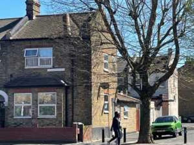 Flat for sale in Leytonstone