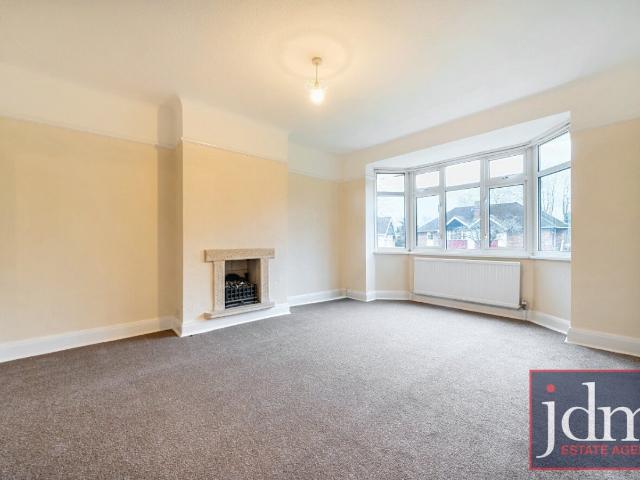 Apartment for rent in Shortlands, Greater London