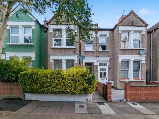Flat for sale in London, Isle Of Man