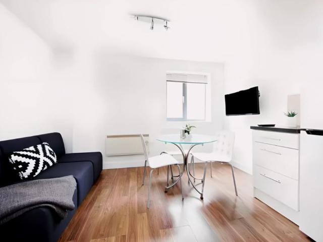 Room for rent in Bede Island, Old Wharf
