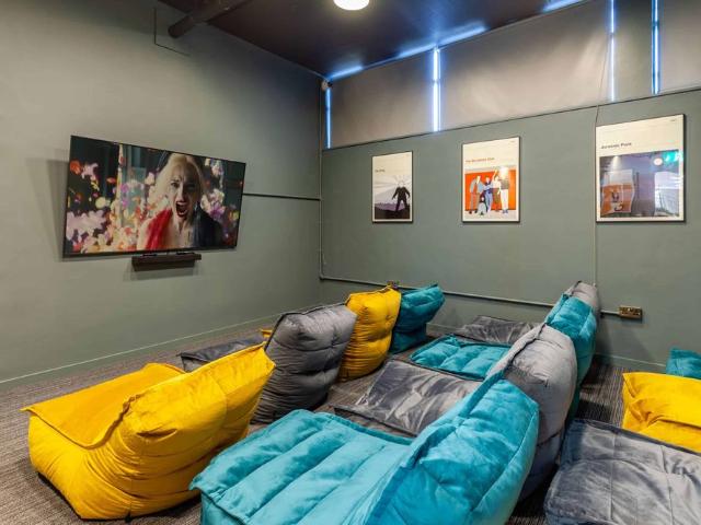 Room for rent in Reading, Isle Of Man