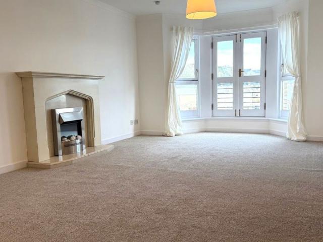 Apartment for rent in Thornwood, Glasgow