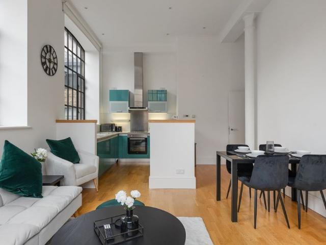 Apartment for rent in Cat Hill, England
