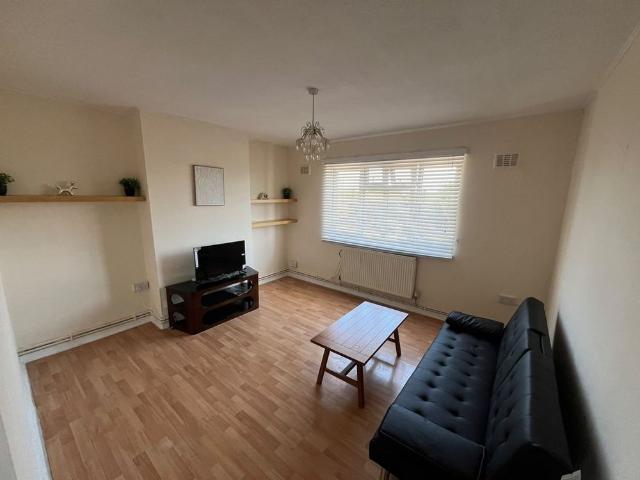 Apartment for rent in Gants Hill, Greater London
