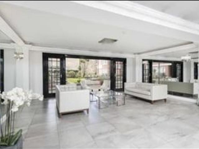 Apartment for rent in St. John's Wood, Greater London