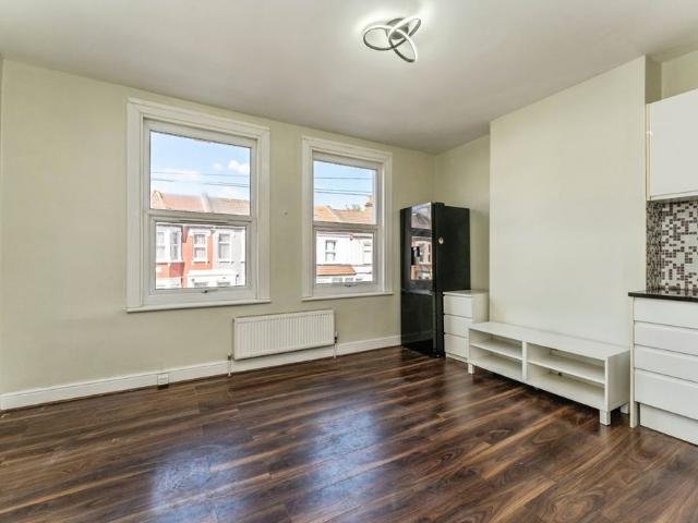 Apartment for rent in South Tottenham, Greater London