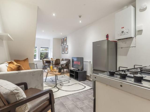 Apartment for rent in West Hackney, Greater London