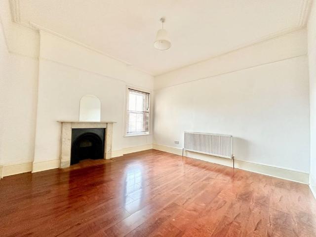Apartment for rent in London Borough of Croydon, Thornton Heath
