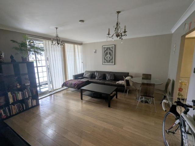 Apartment for rent in Boardwalk Place, Blackwall
