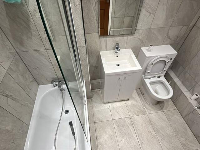 Apartment for rent in Mill Hill, Greater London