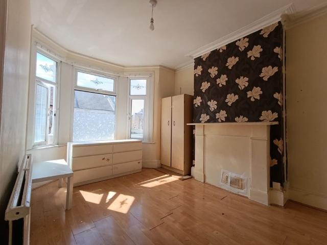 Apartment for rent in Plashet, Greater London