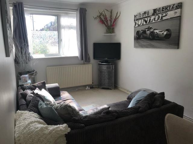 Apartment for rent in Blenheim Gardens Estate, Greater London