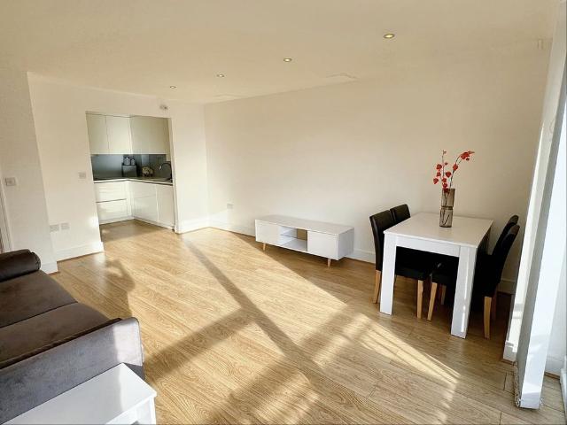 House for rent in Poplar Grove, Greater London
