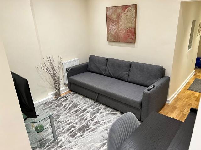 Apartment for rent in Brompton, Greater London
