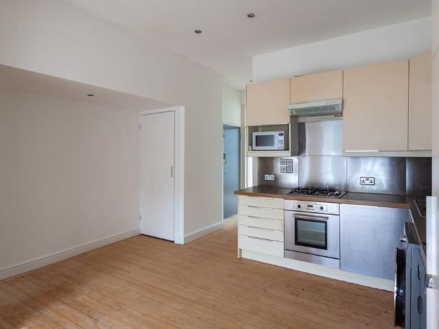 Apartment for rent in Gants Hill, Greater London
