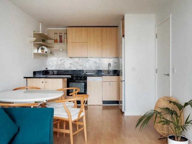 Apartment for rent in Deals Gateway, Greater London