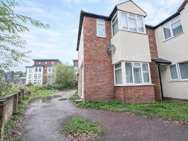 Apartment for rent in High Wycombe Community Board, High Wycombe