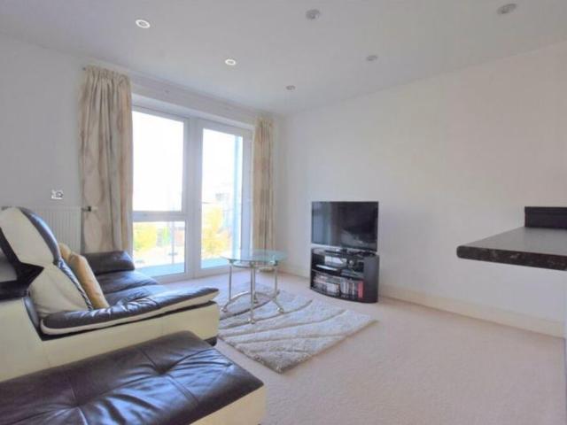 Apartment for rent in Lane, Greater London