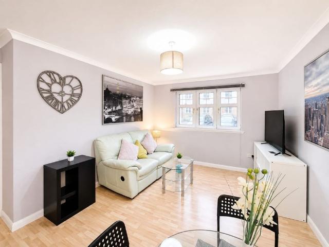 Apartment for rent in Stenhouse, Scotland