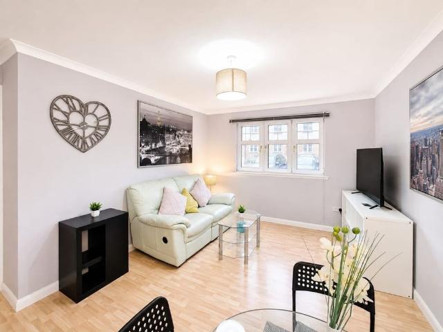 Apartment for rent in Stenhouse, Scotland