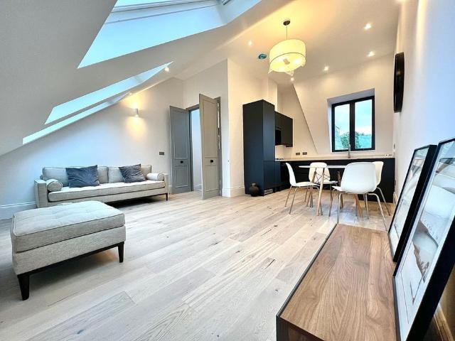 Apartment for rent in Earlsfield, Greater London