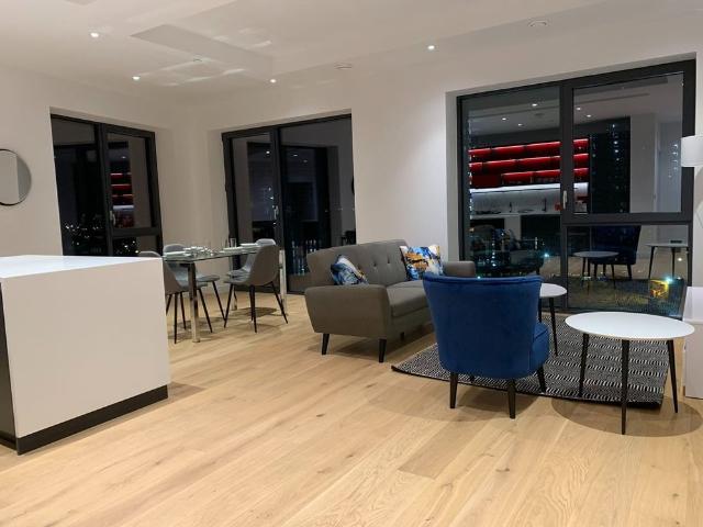 Apartment for rent in Poplar Grove, Greater London