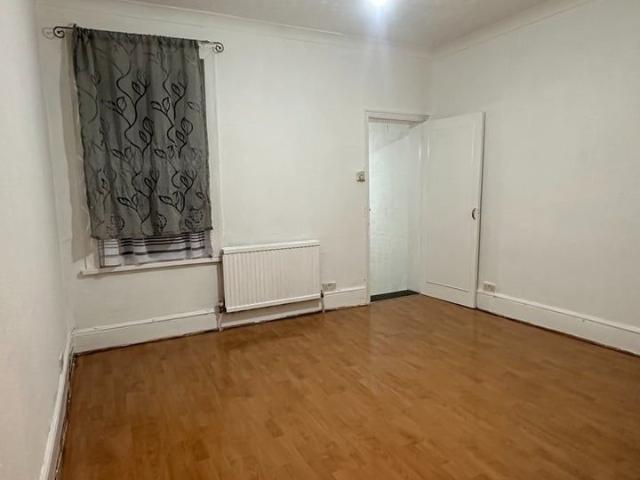 Apartment for rent in Gants Hill, Greater London