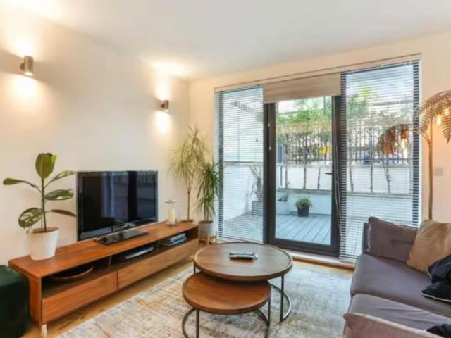 Apartment for rent in North Kensington, Greater London