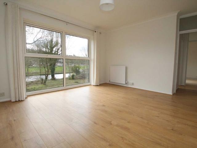 Apartment for rent in Felden, Pouchen End