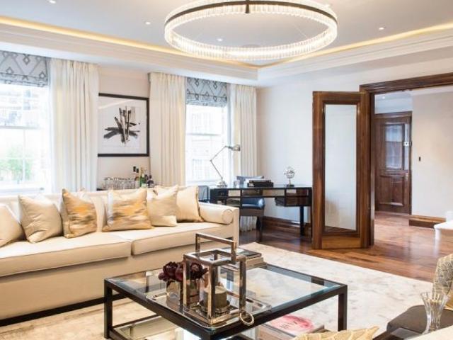 Apartment for rent in Mayfair, Greater London