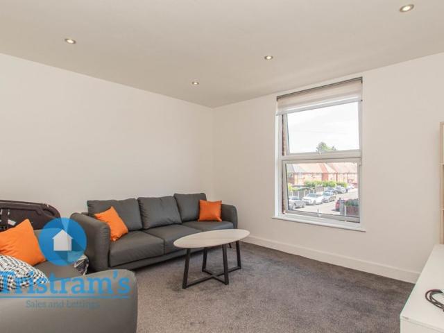 Room for rent in Attenborough, East Midlands