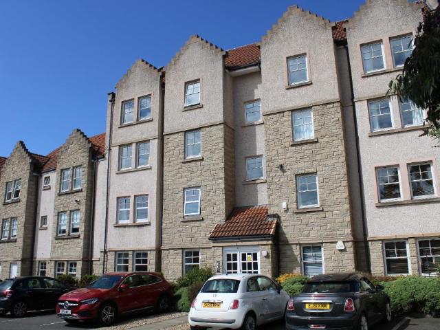 Apartment for rent in Marionville, Restalrig