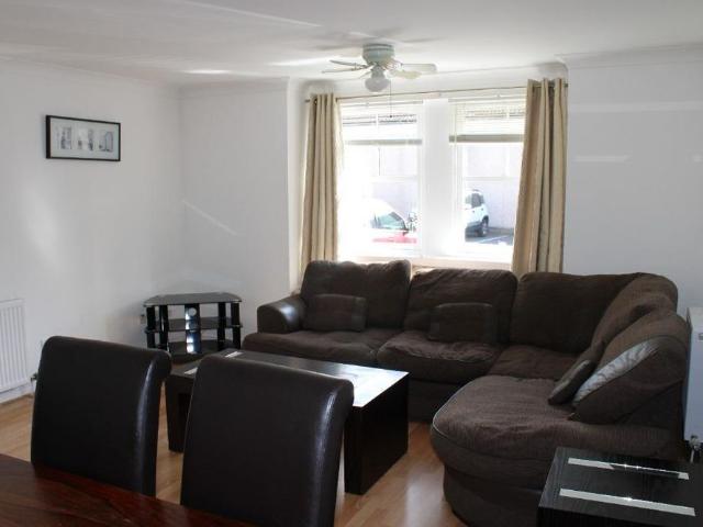 Apartment for rent in Marionville, Restalrig