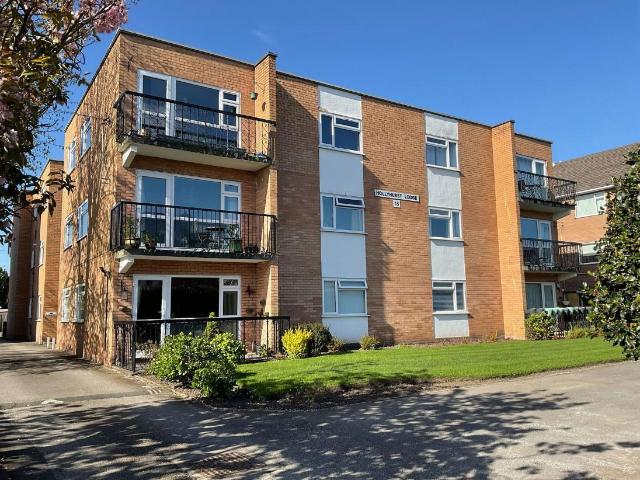 Flat for sale in Southport, Sefton