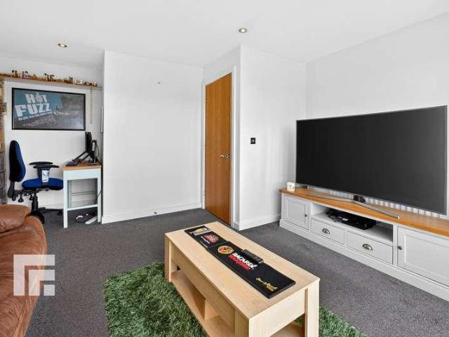 Flat for sale in City Centre, Falcon Lodge