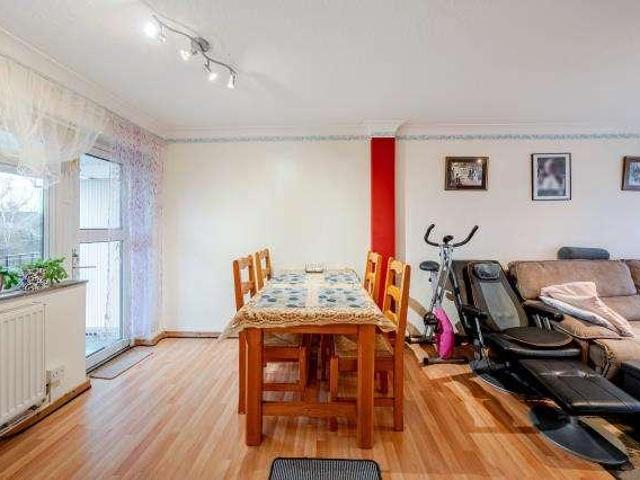 Flat for sale in Wood Farm, Oxford
