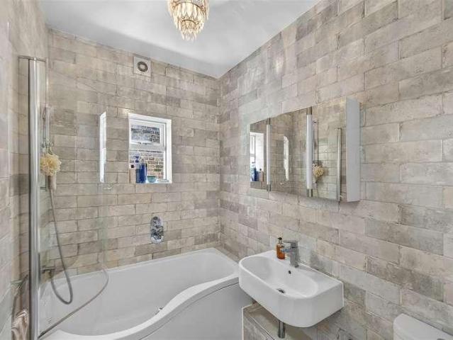 Flat for sale in Belsize Park, Primrose Hill