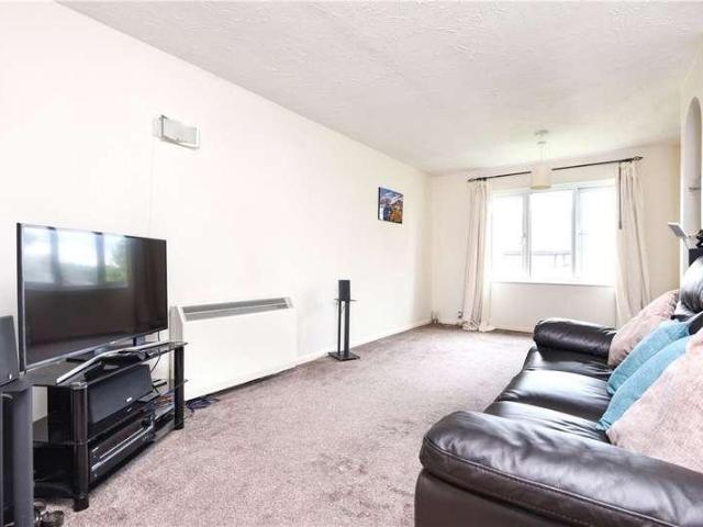 Flat for sale in Row Town, Surrey
