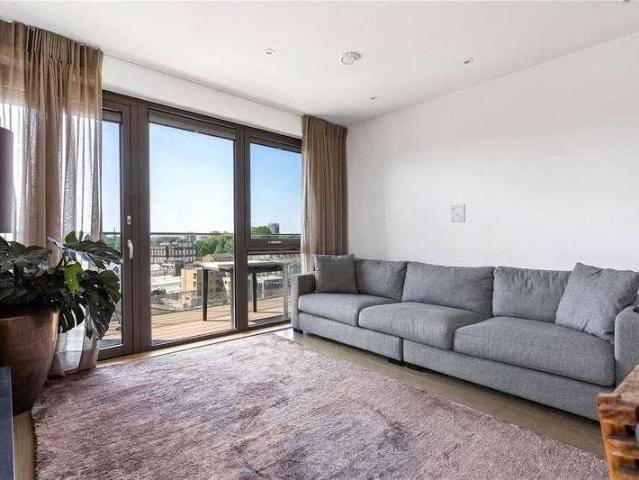Flat for sale in Whitechapel, Greater London