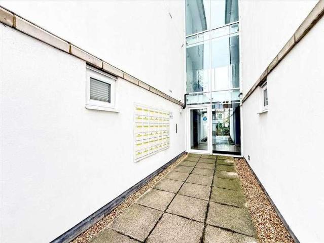 Flat for sale in Leigh on Sea, Southend-on-Sea