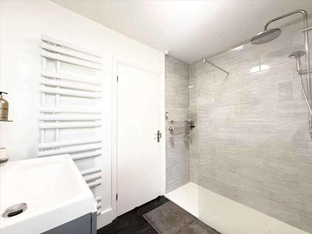 Flat for sale in Alton Barnes, Essex
