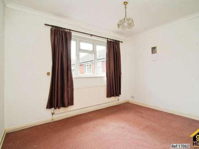Flat for sale in Lee Bank, Greater Manchester
