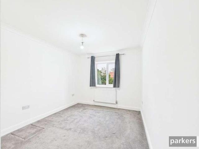 Flat for sale in Battle, Reading