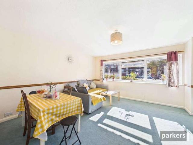 Flat for sale in Battle, Reading