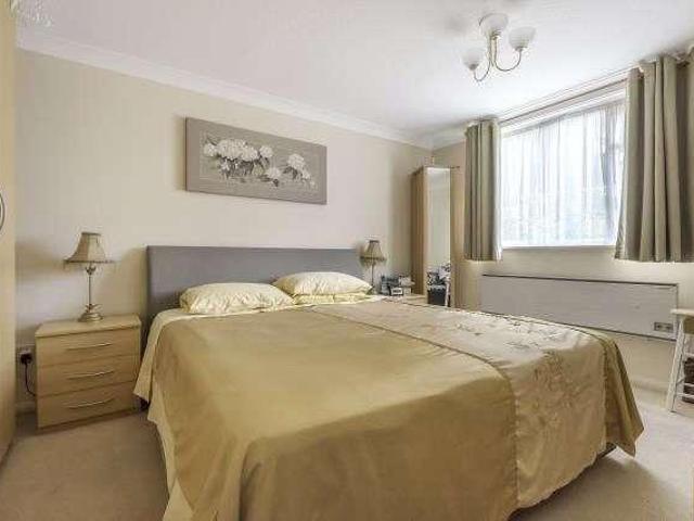 Flat for sale in Reading