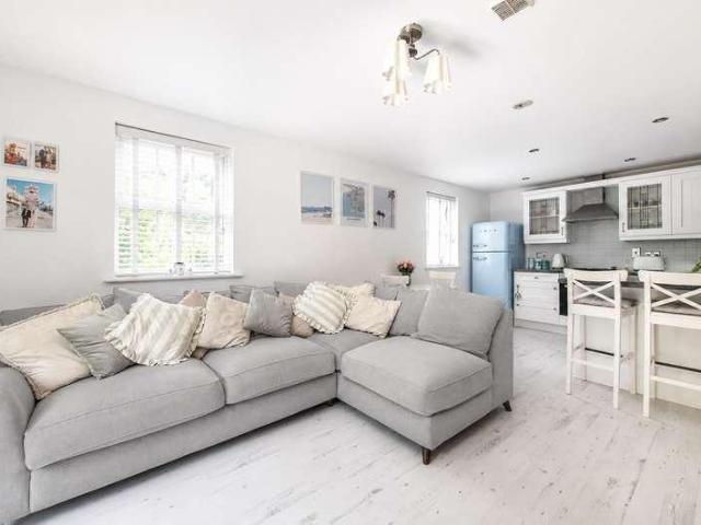 Flat for sale in Swanscombe and Greenhithe, Monks Orchard