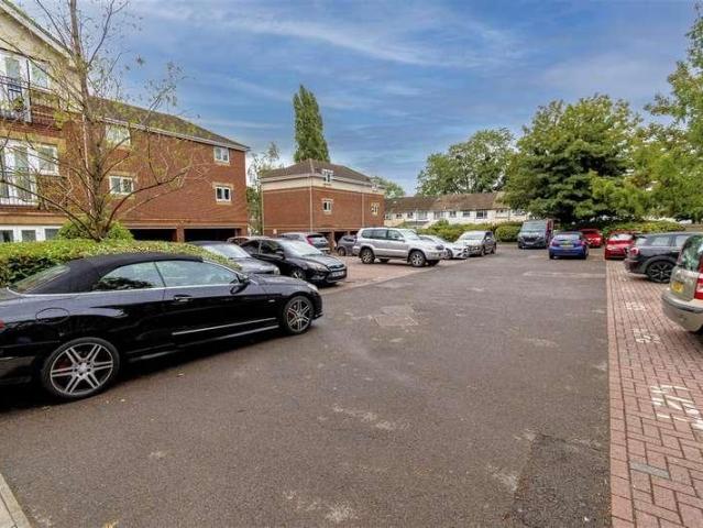 Flat for sale in Harefield, Southampton