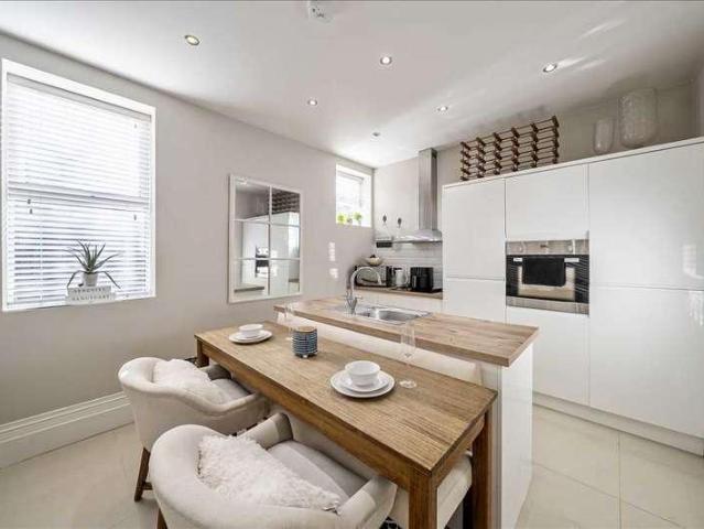 Flat for sale in Wellow, Grimsby
